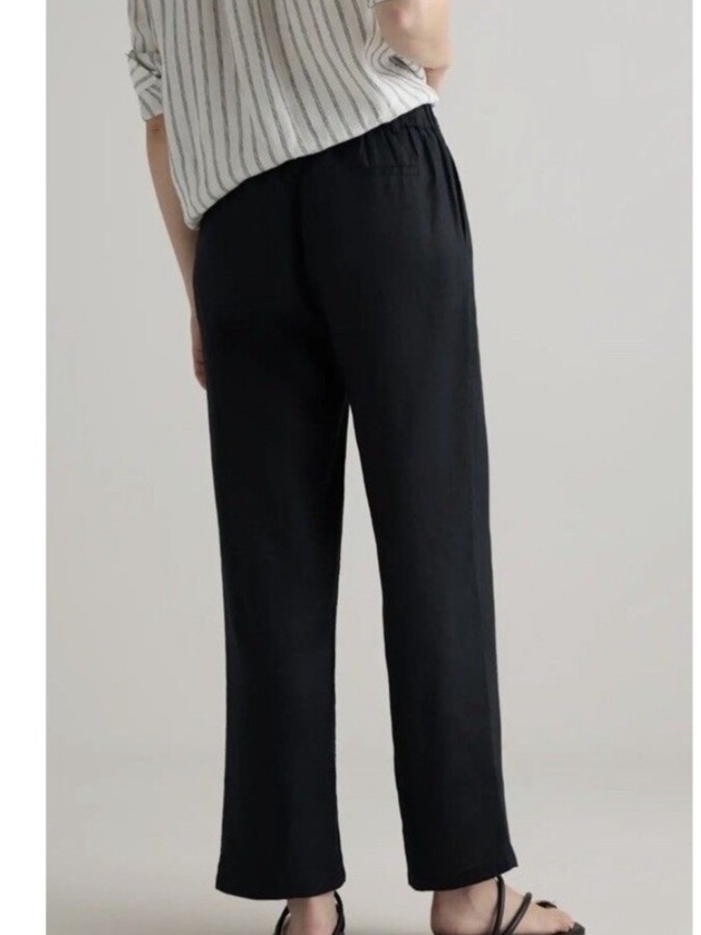 Quince 100% European Linen
Pleated Trouser Sz 16 Black
Minimalist Pants - Picture 3 of 10